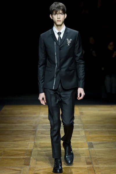 Look 4